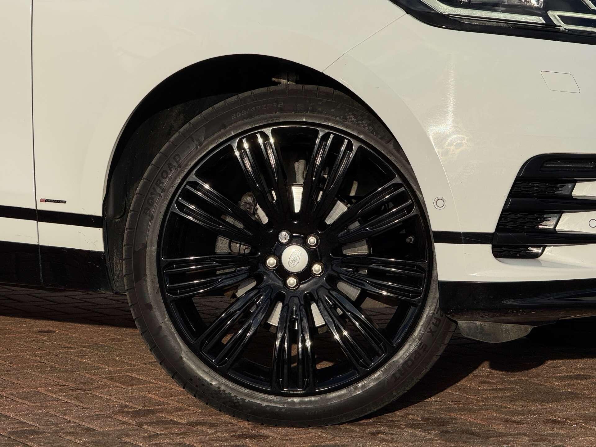 Land Rover Range Rover Velar view 12