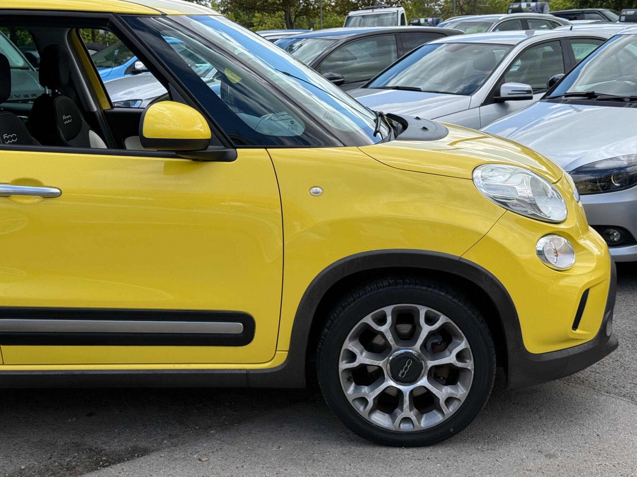 Fiat 500L - Image 20