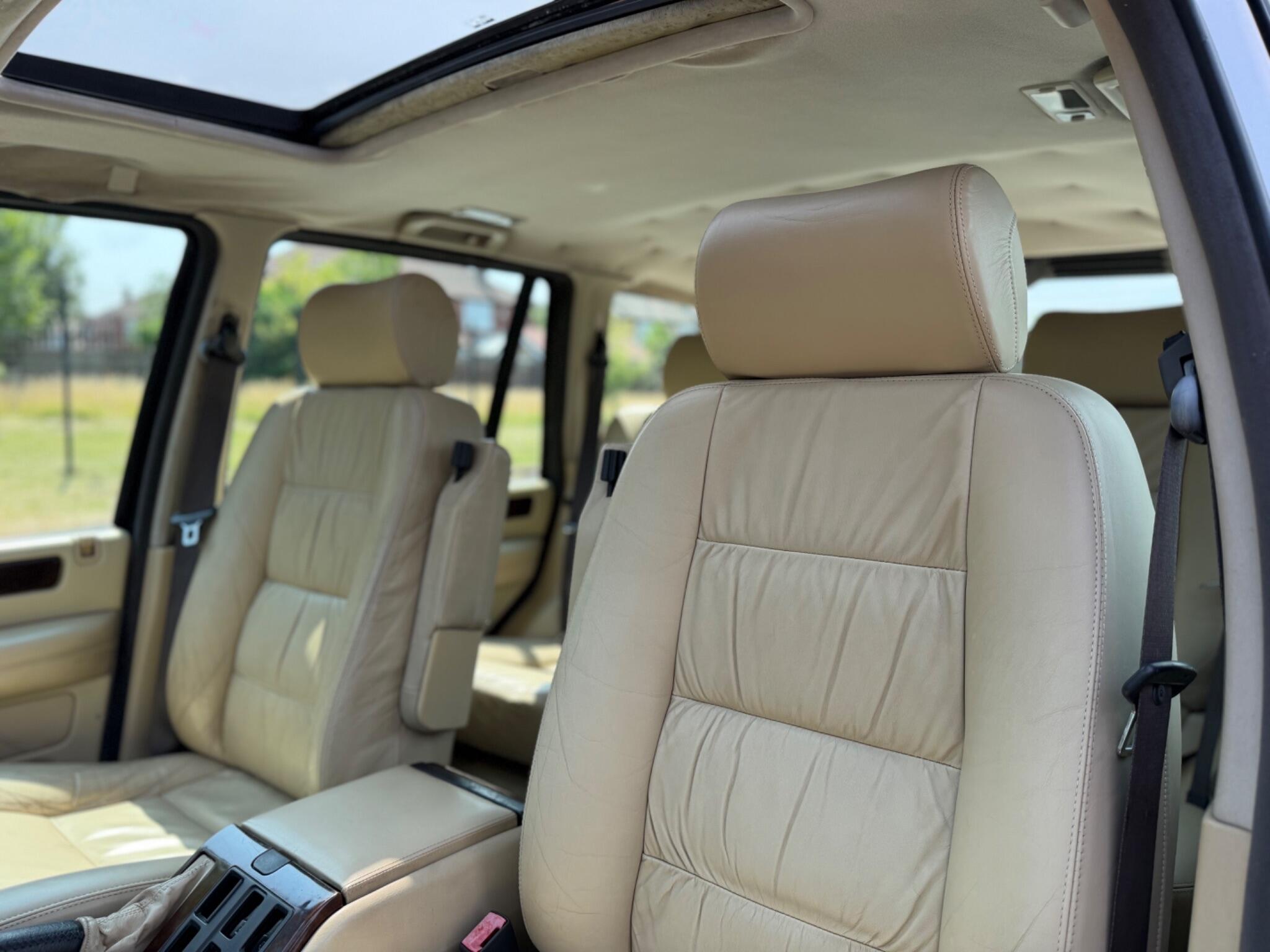 Land Rover Range Rover view 24