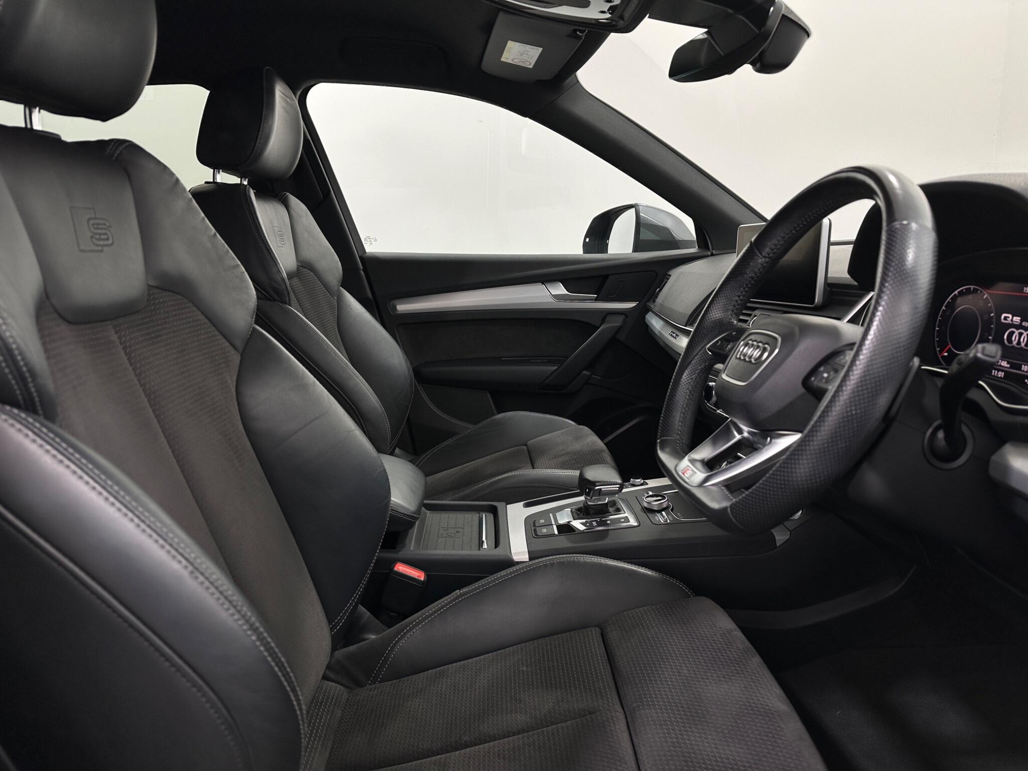 Audi Q5 view 32