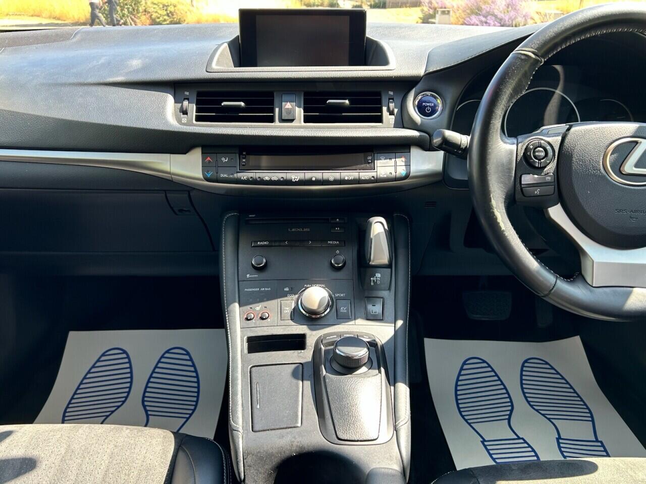Lexus CT view 28