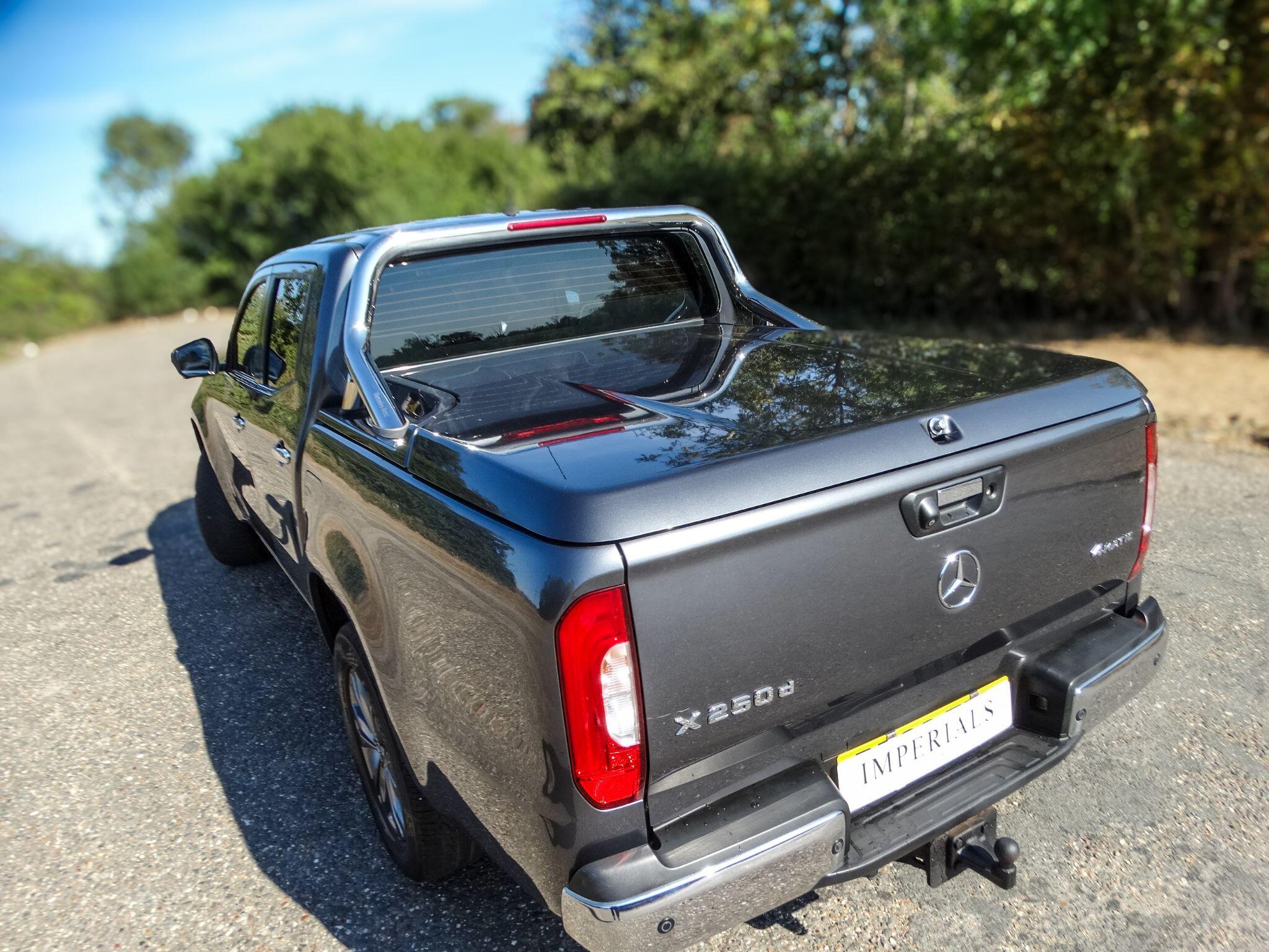 Mercedes-Benz X Class view 12