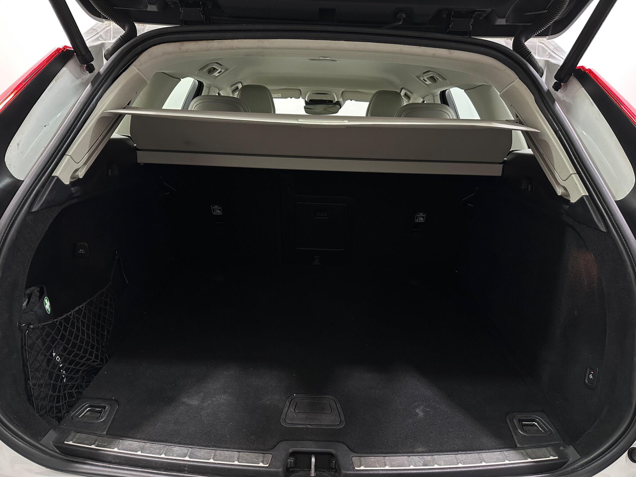 Volvo XC60 view 46