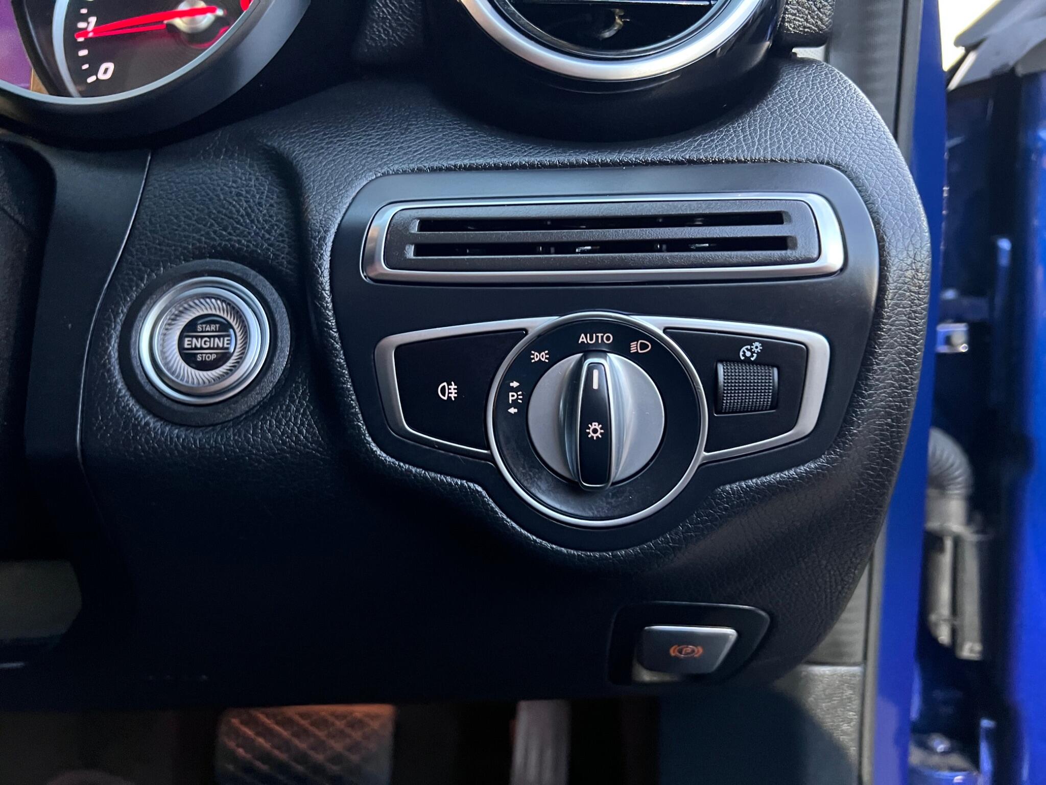 Mercedes-Benz C Class view 27