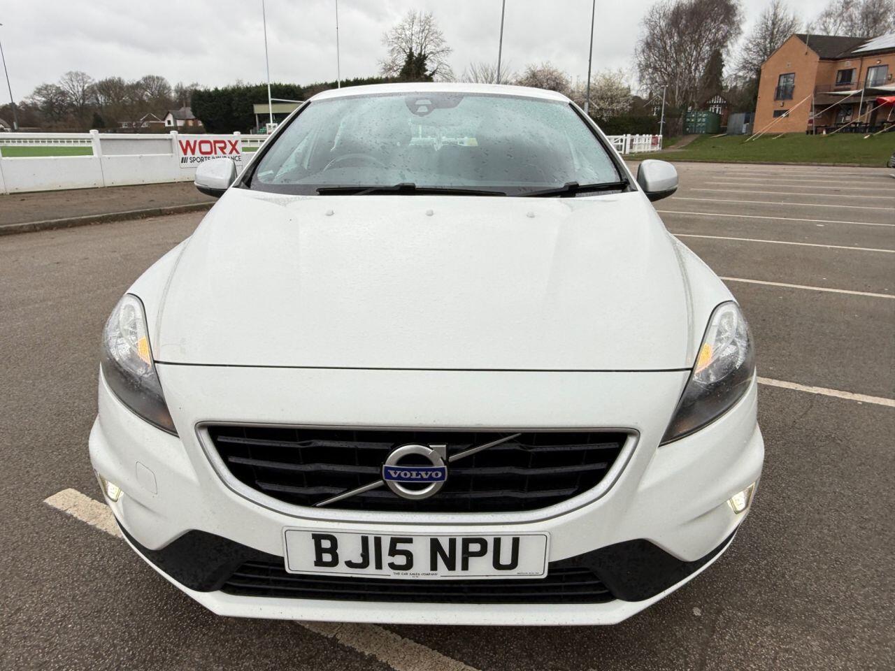 Volvo V40 view 16