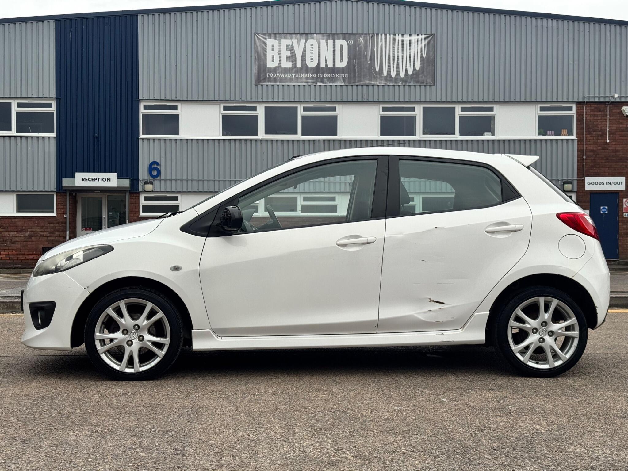 Mazda Mazda2 view 11