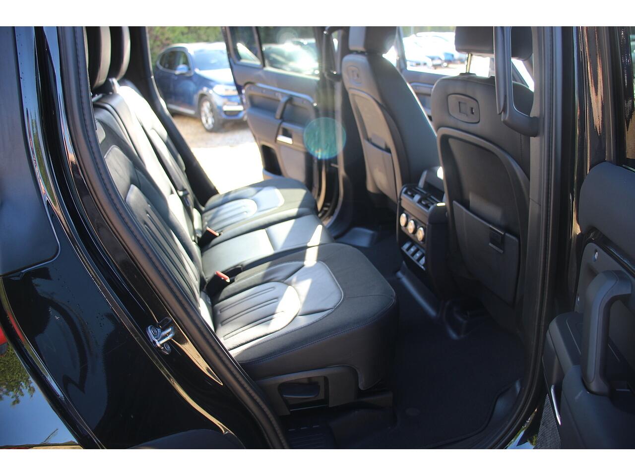 Land Rover Defender view 18