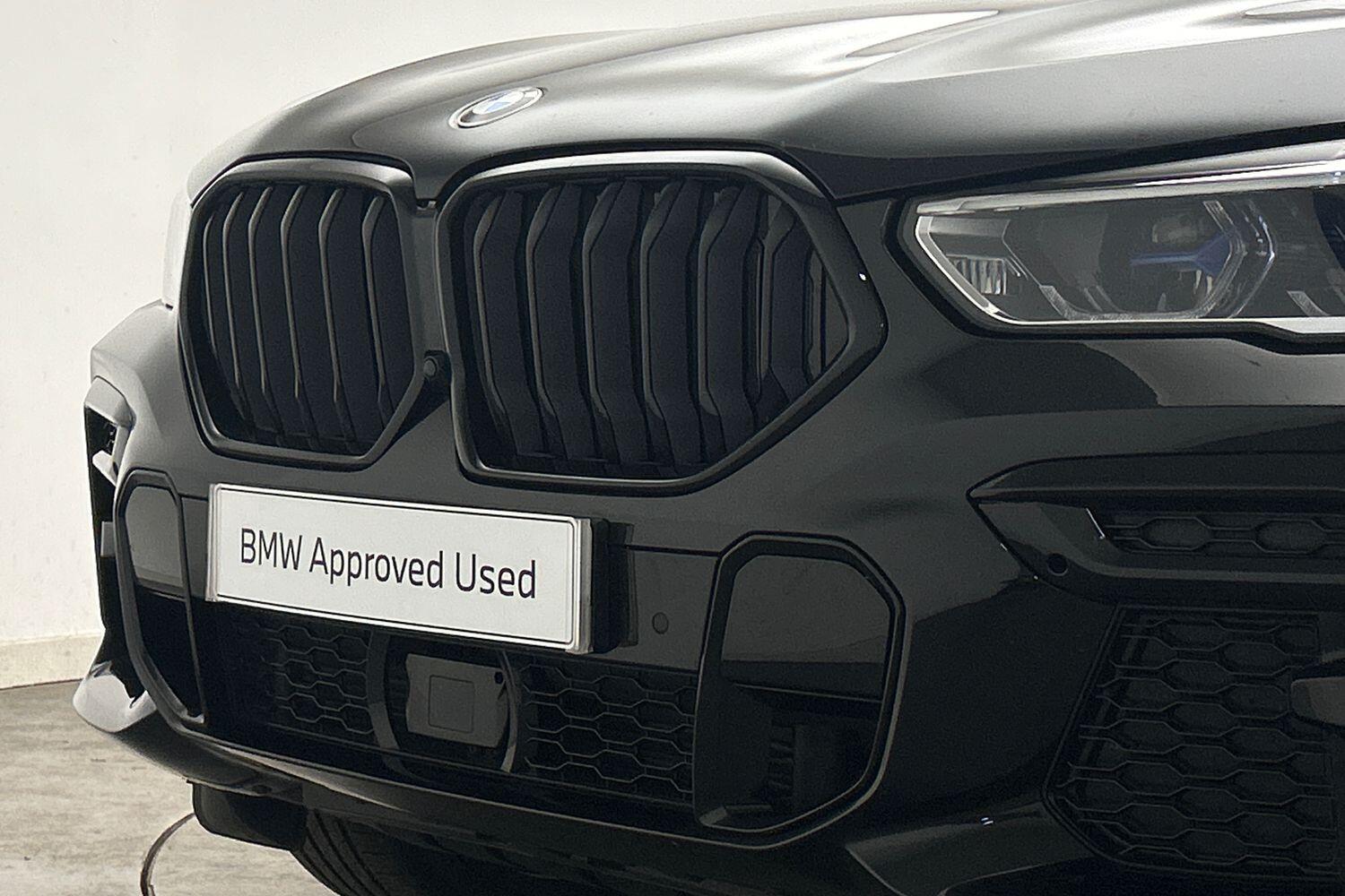 BMW X6 view 32
