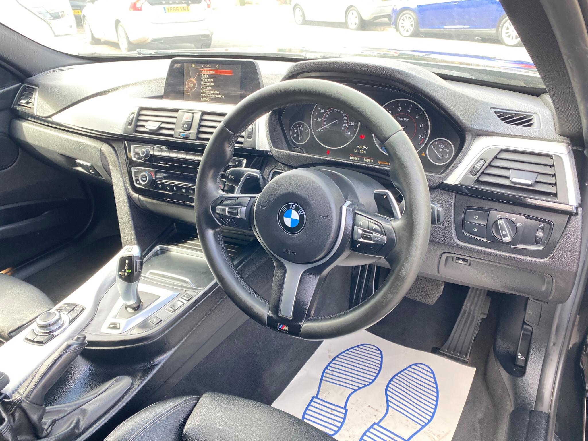 BMW 3 Series view 18