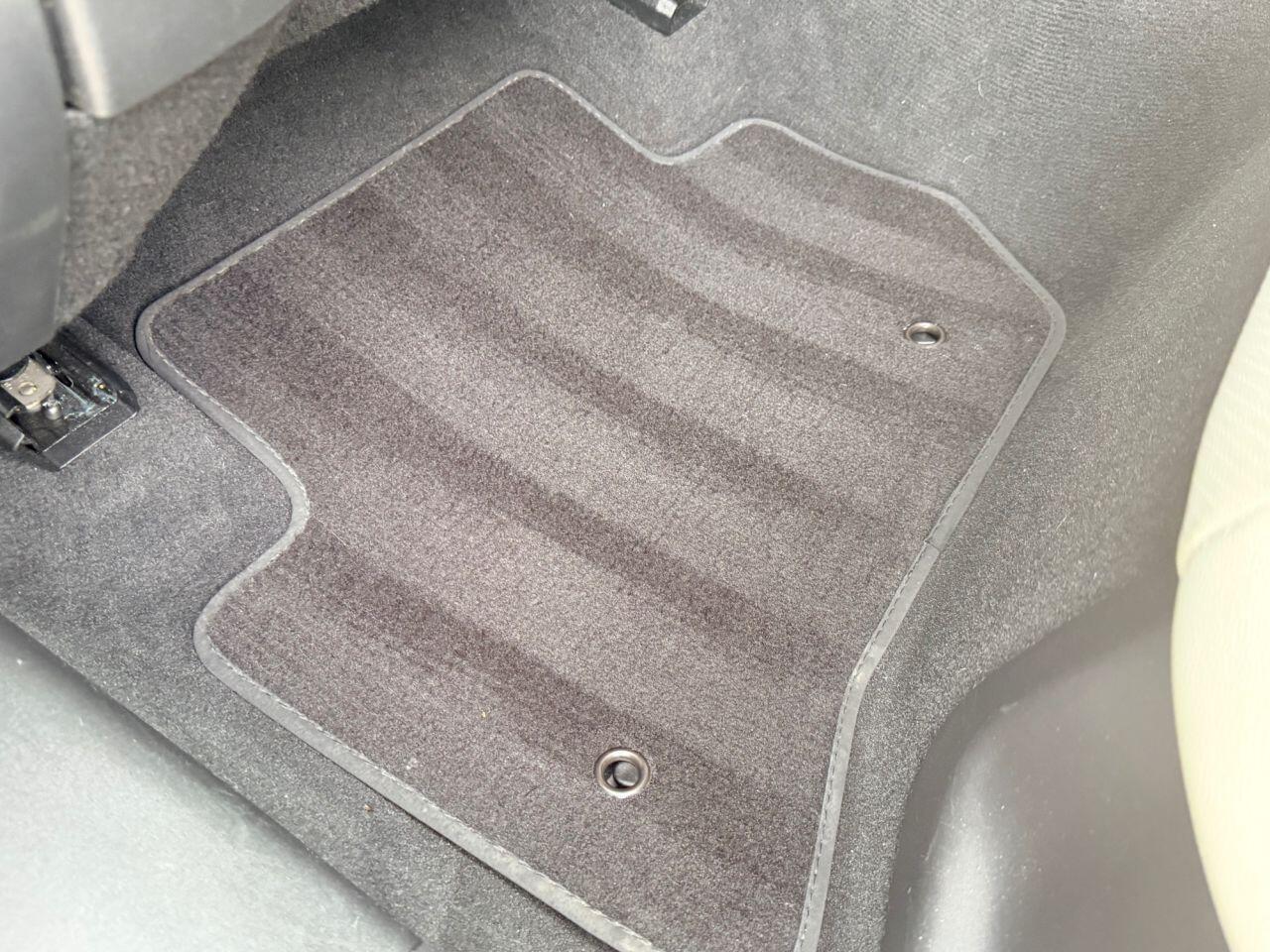 Land Rover Range Rover Velar view 36