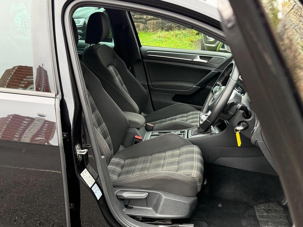 Volkswagen Golf view 14