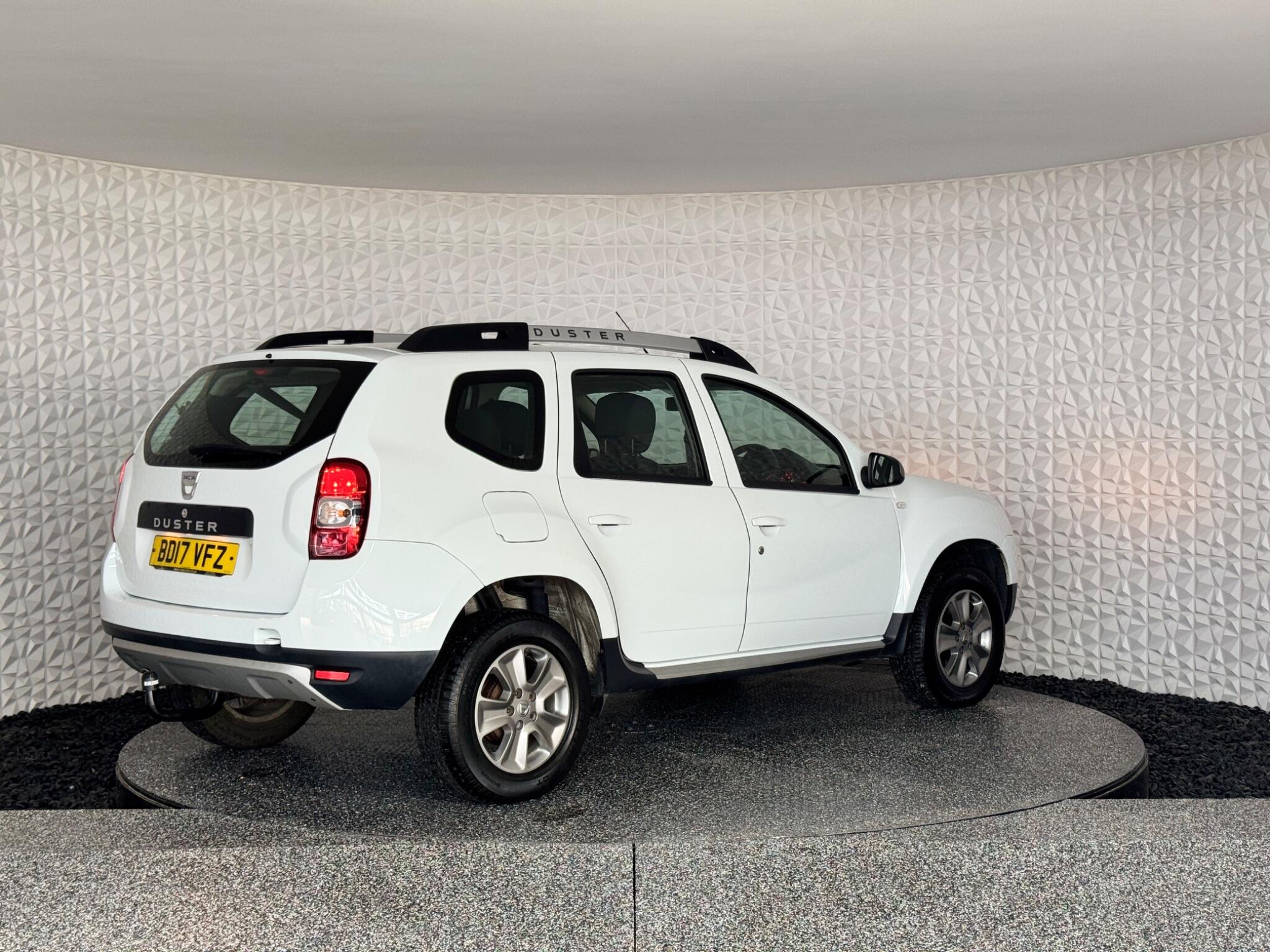 Dacia Duster view 9