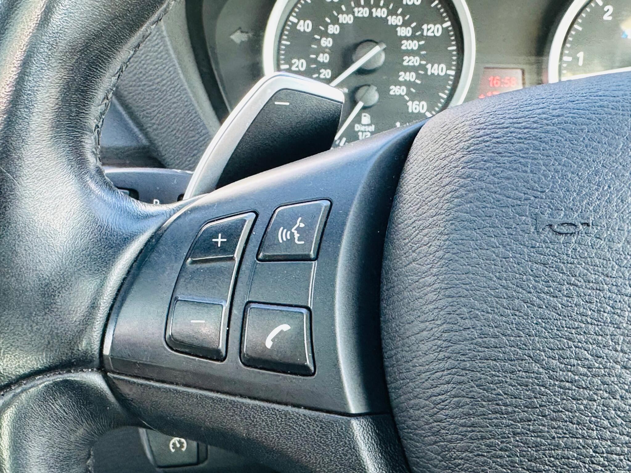 BMW X6 view 25