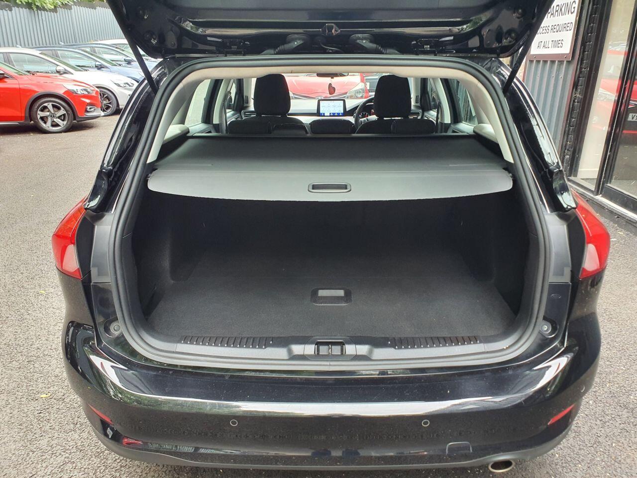 Ford Focus view 20