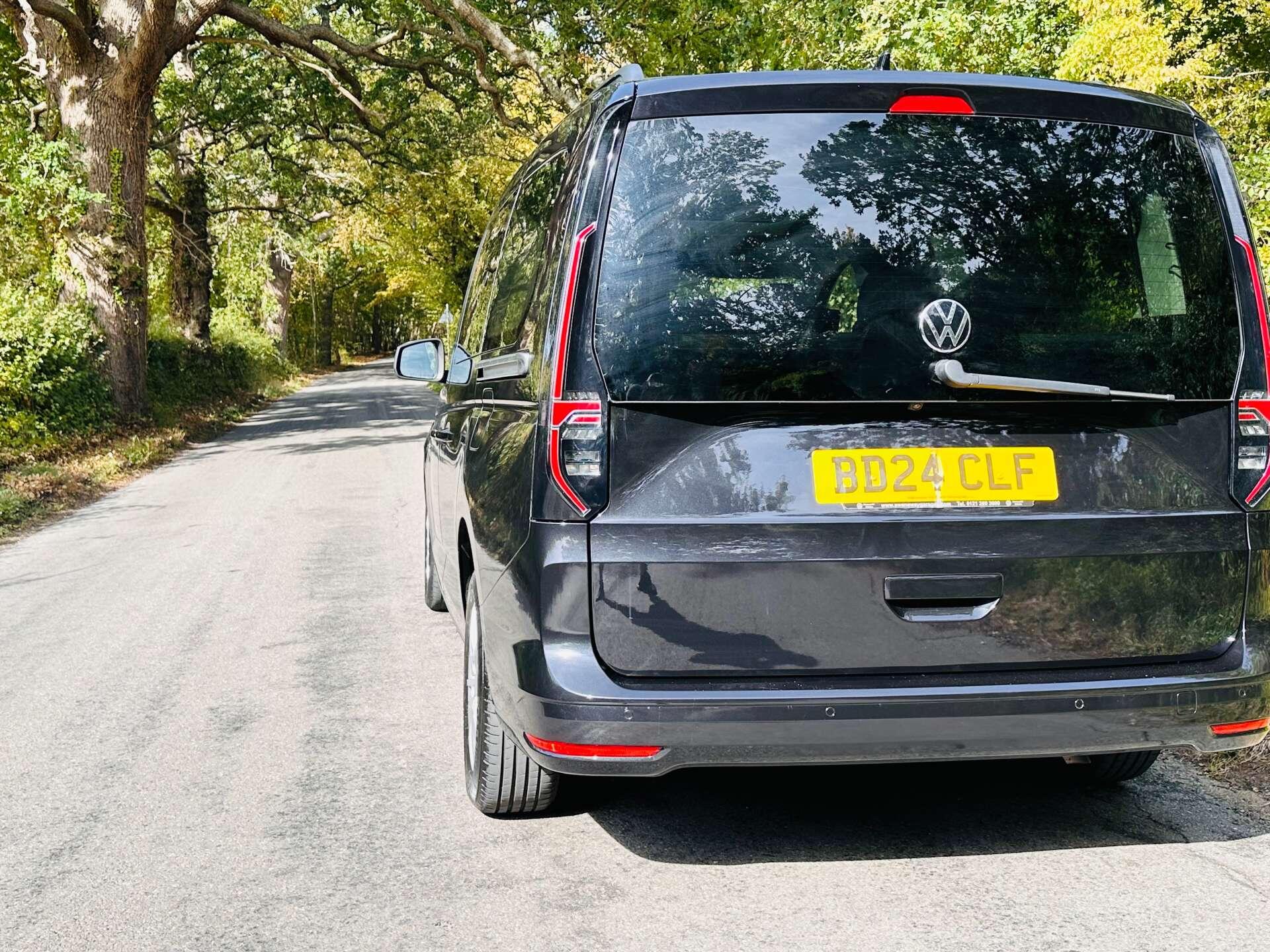 Volkswagen Caddy Maxi view 38