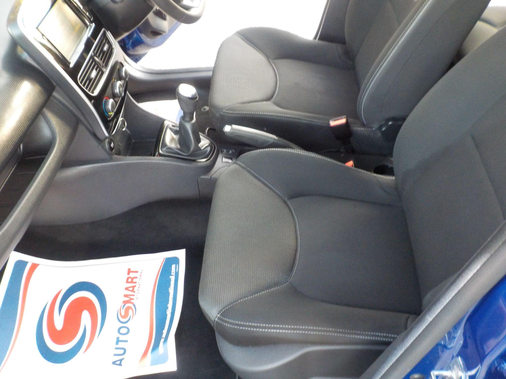 Renault Clio 0.9 TCe Iconic Euro 6 (s/s) 5dr