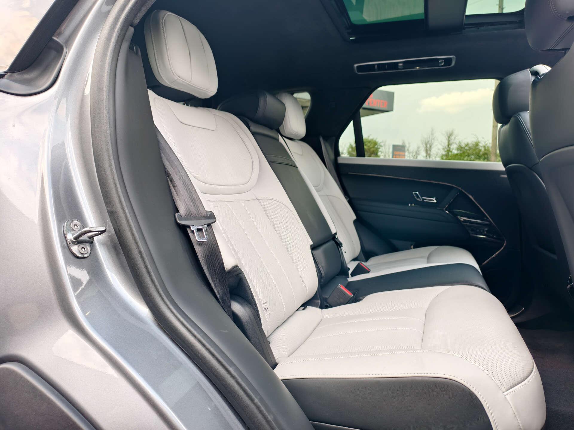 Land Rover Range Rover Sport view 19
