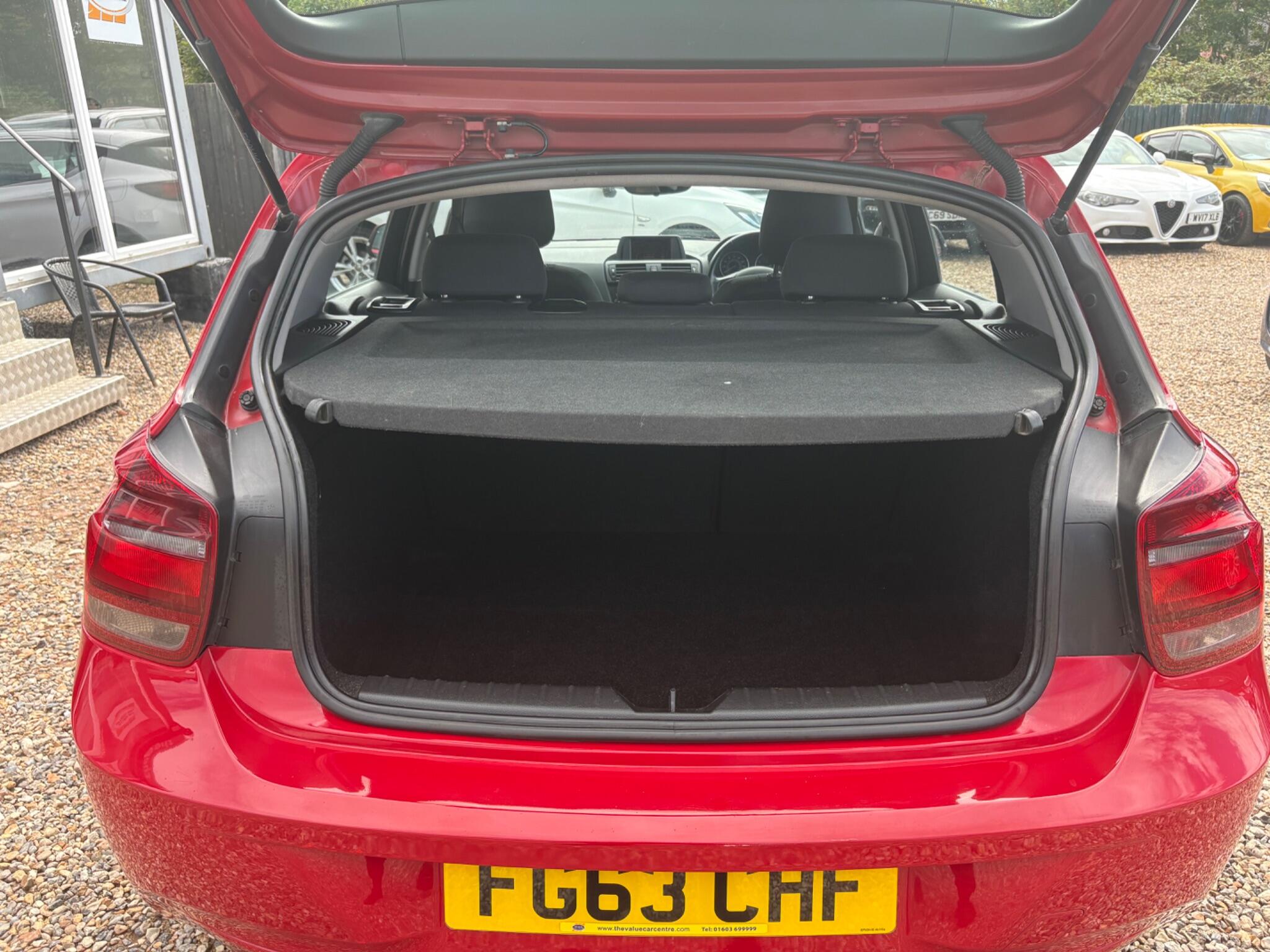 BMW 1 Series view 5