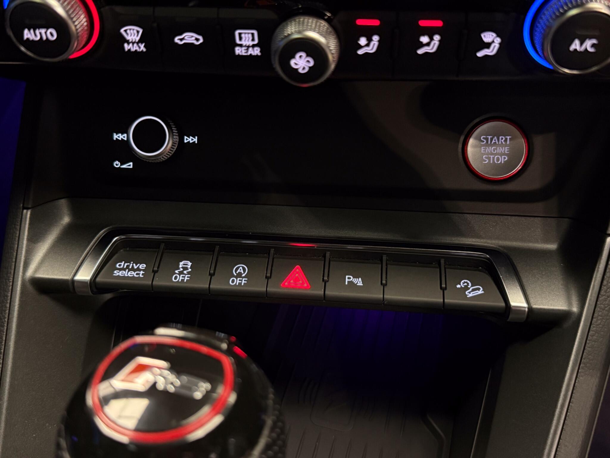 Audi RS Q3 view 45
