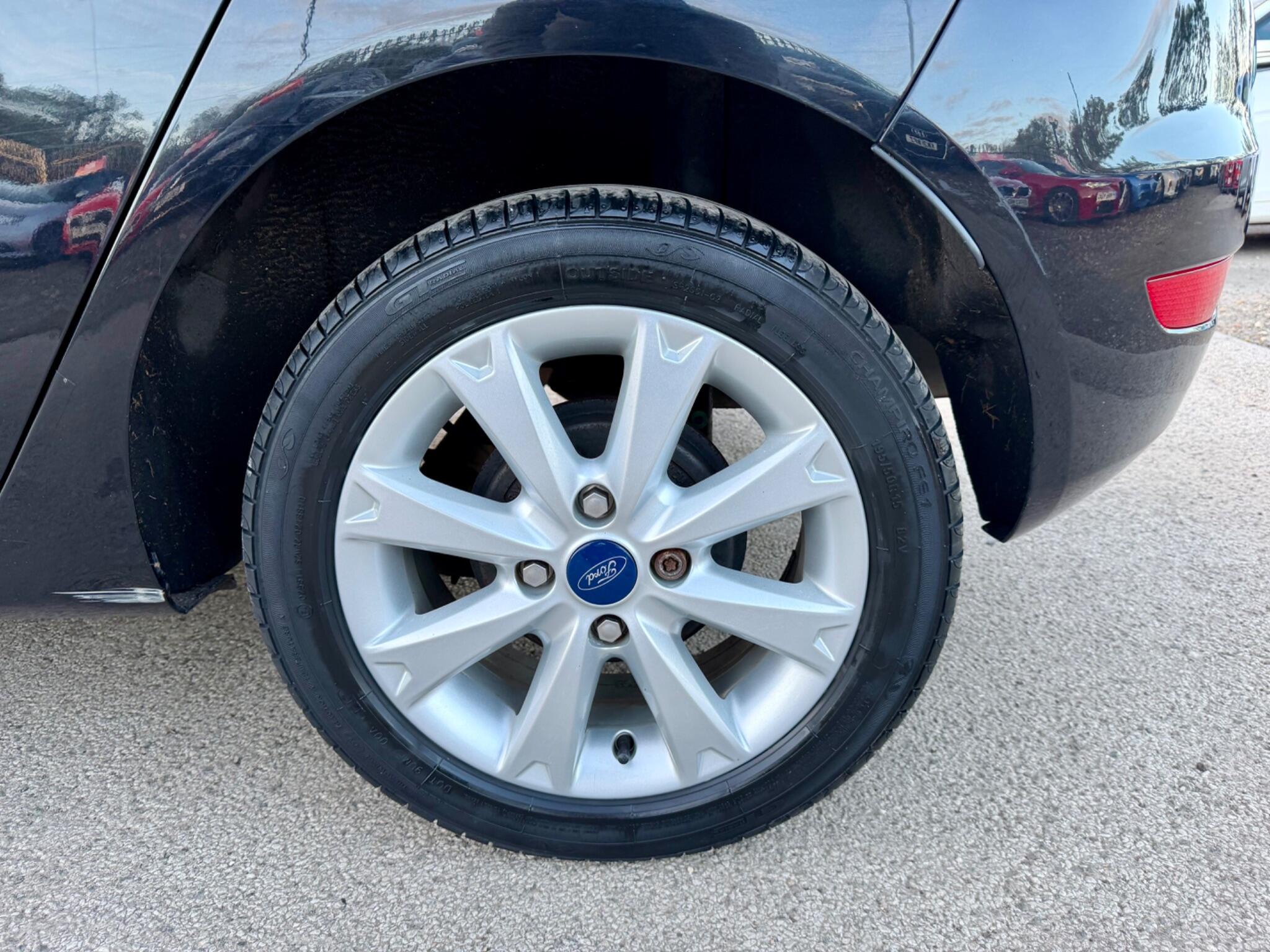 Ford Fiesta view 41