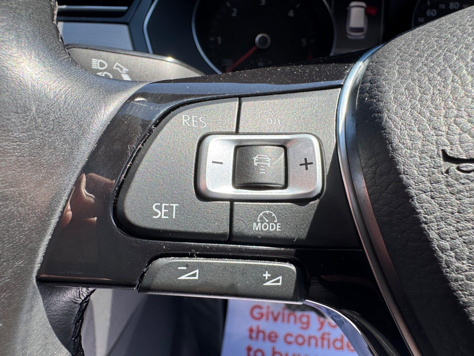 Volkswagen Passat view 49