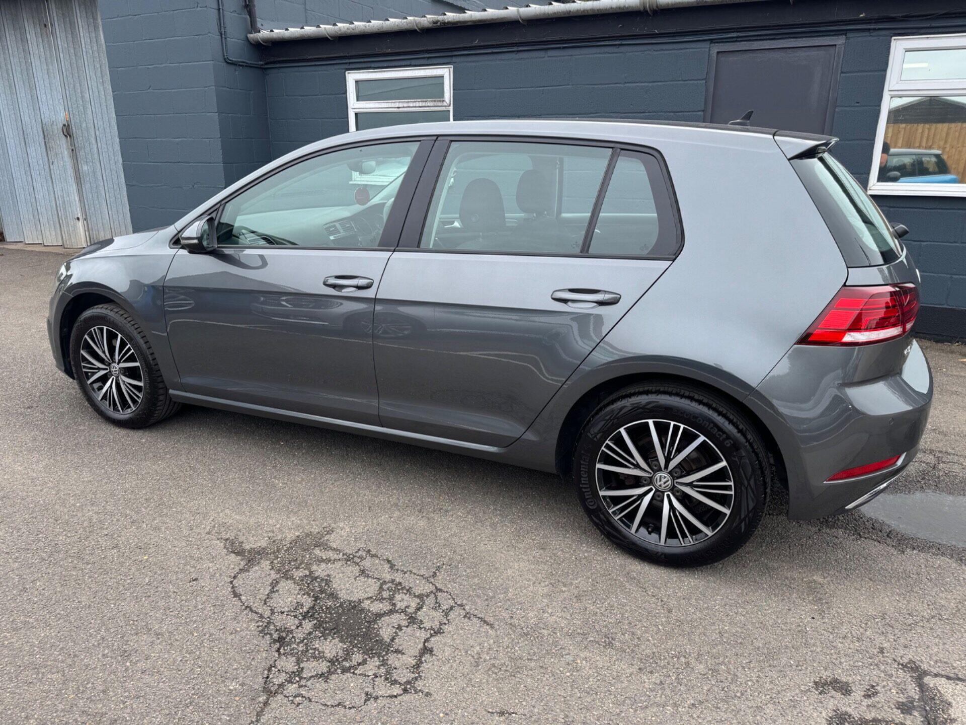 Volkswagen Golf view 10