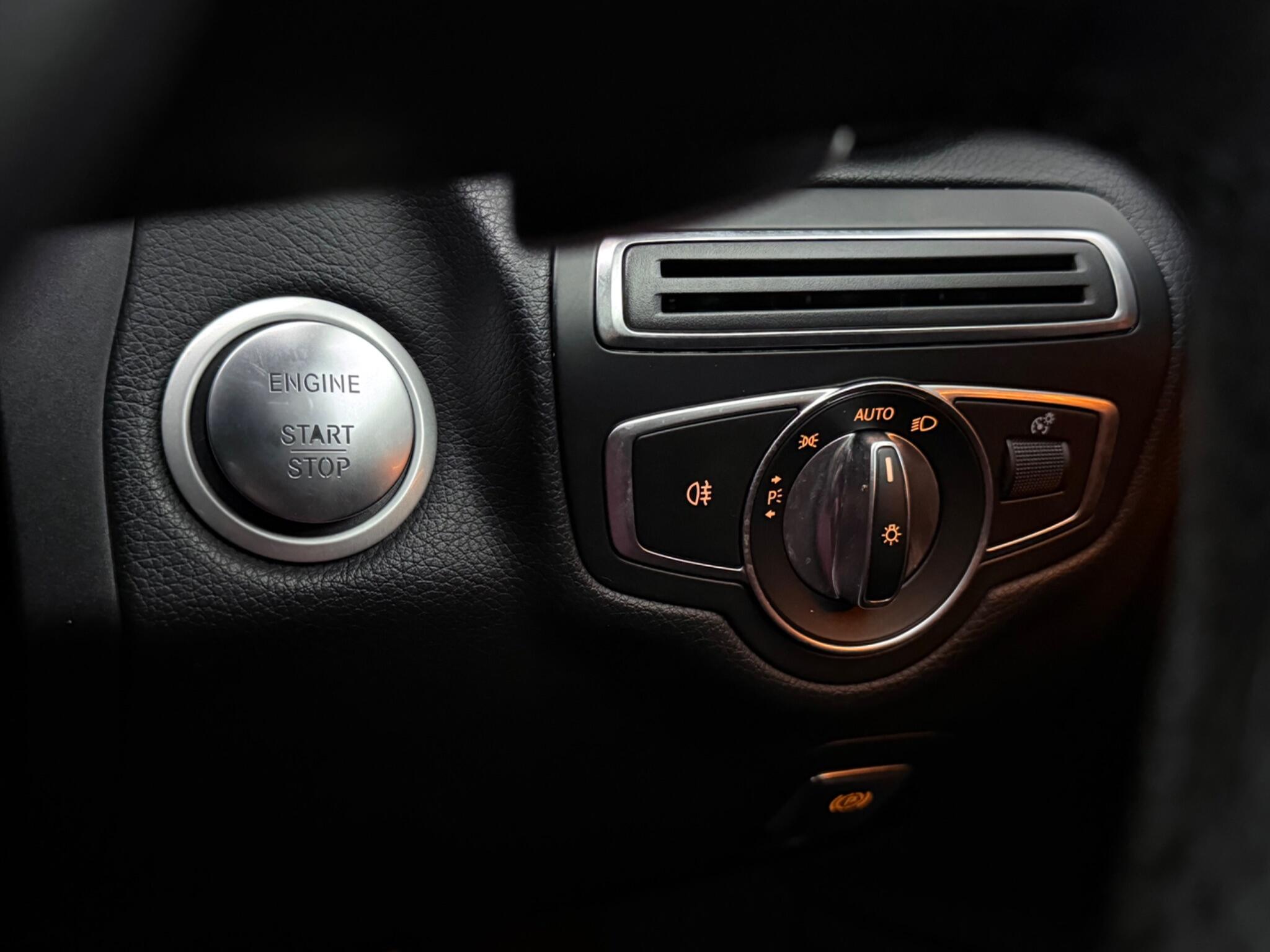 Mercedes-Benz C-Class view 20
