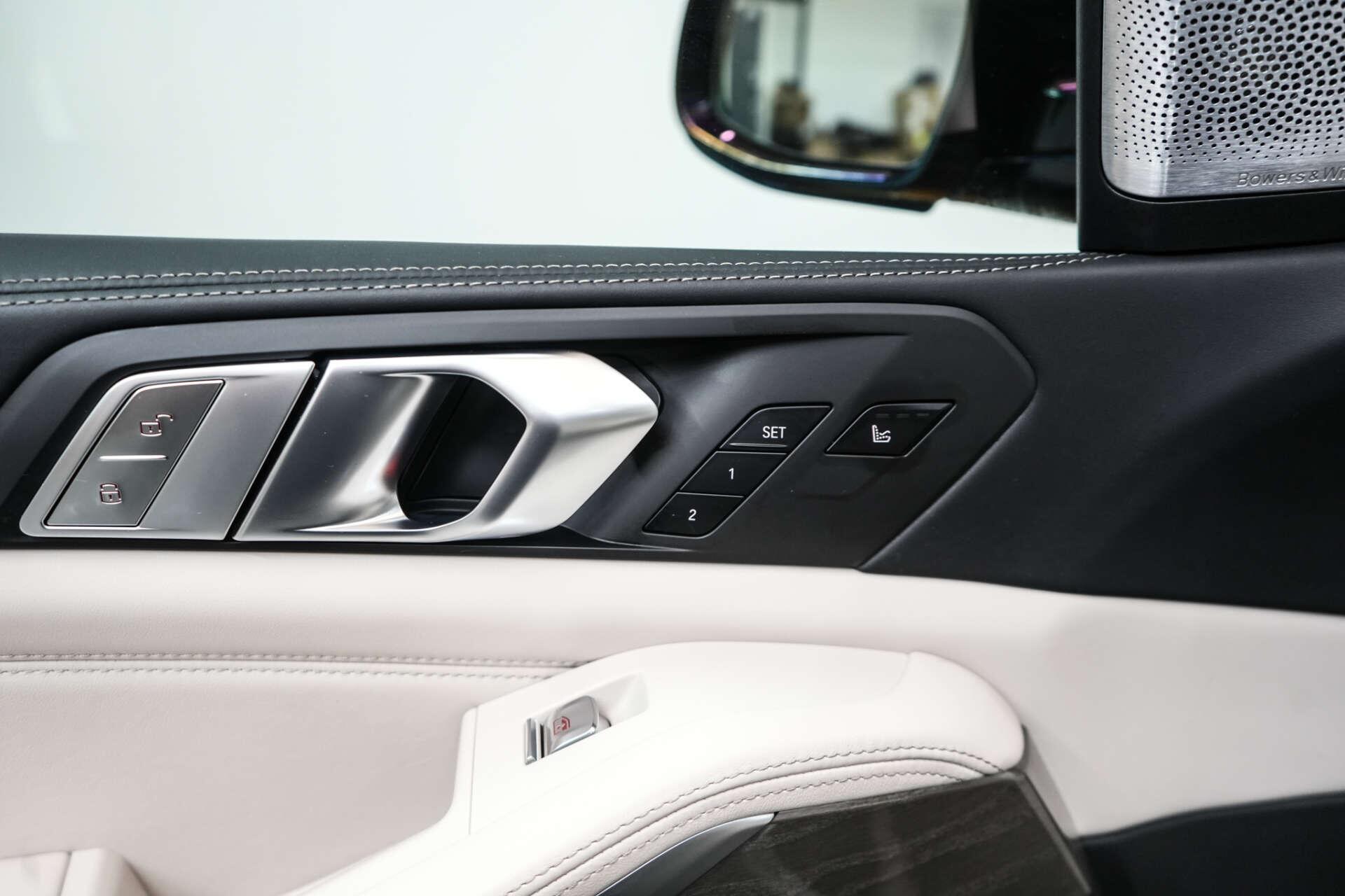 BMW X7 view 20