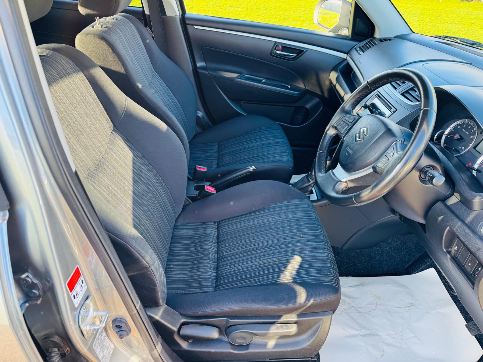 2015 Suzuki Swift image 10