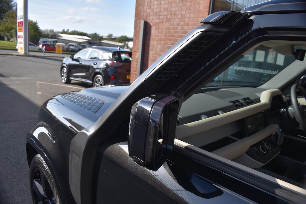 Land Rover Defender view 26