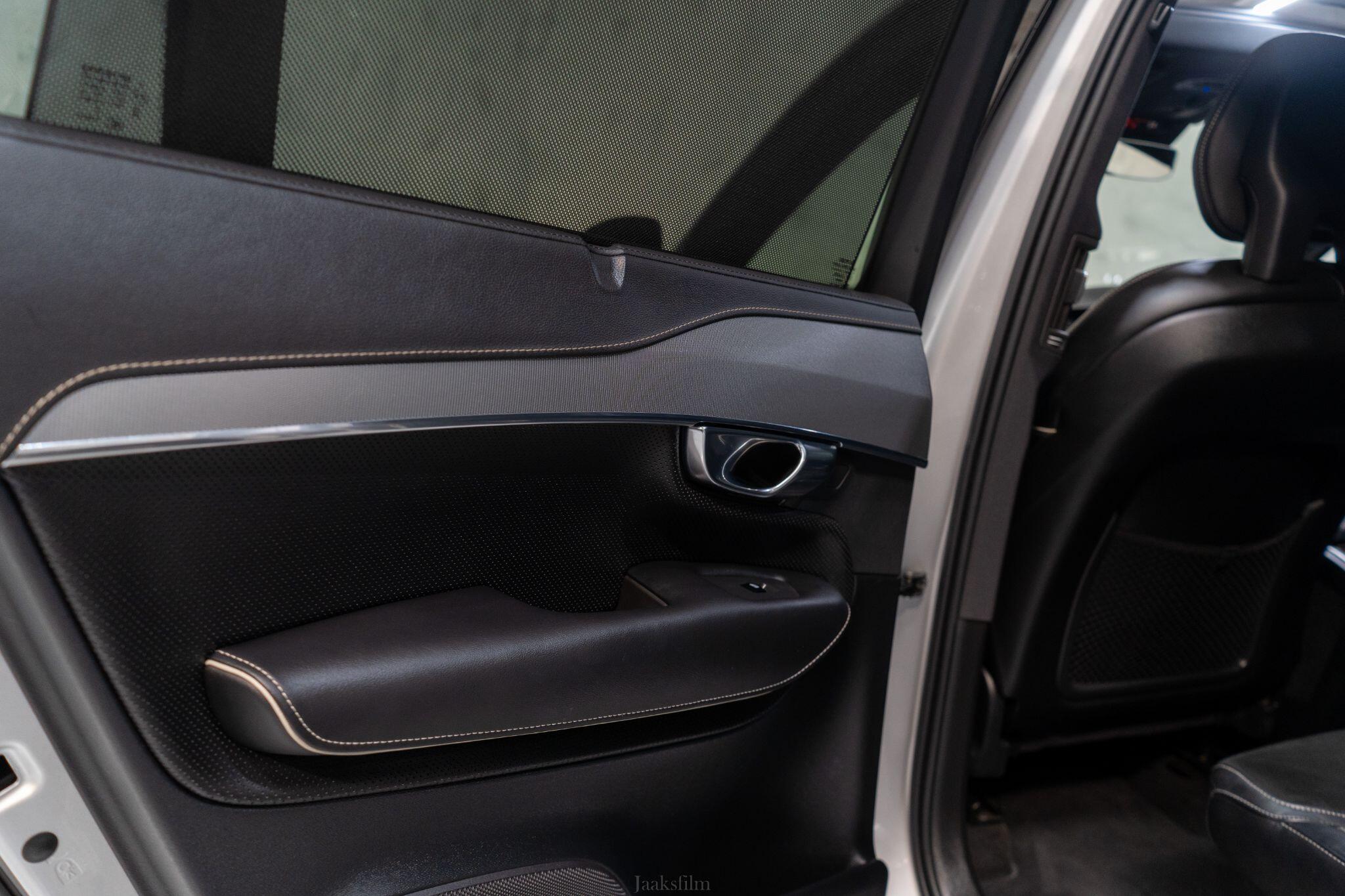 Volvo XC90 view 27