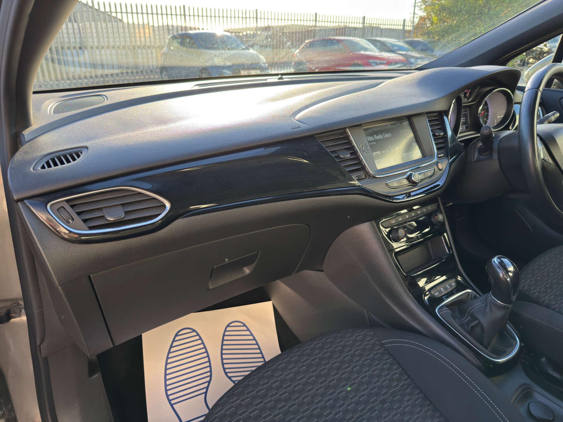 Vauxhall Astra view 32
