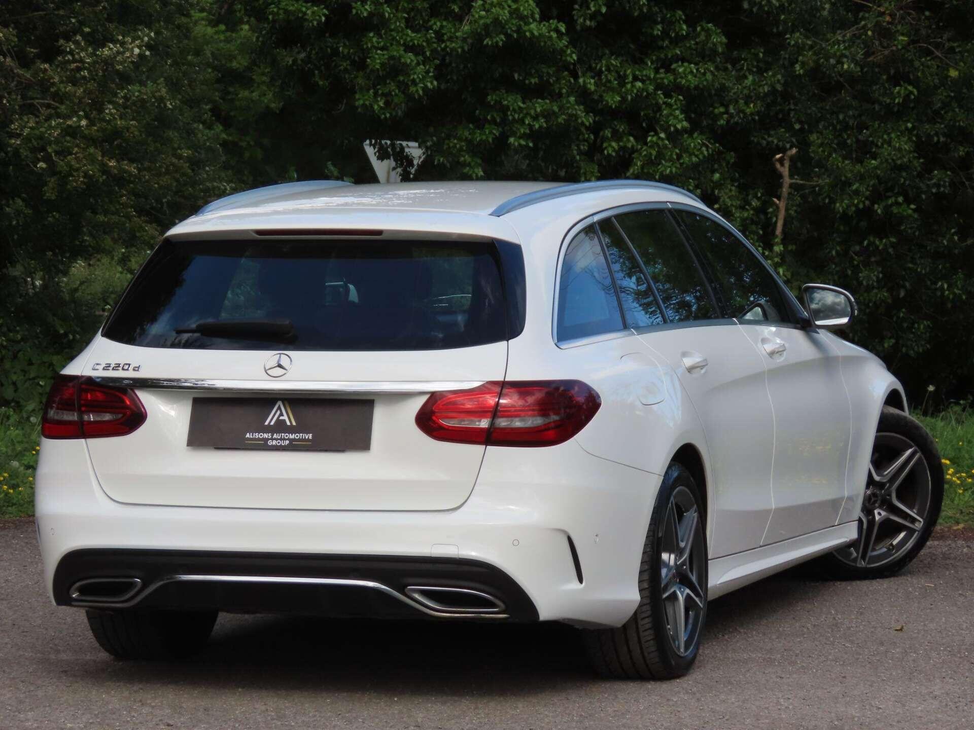 Mercedes-Benz C-Class view 4