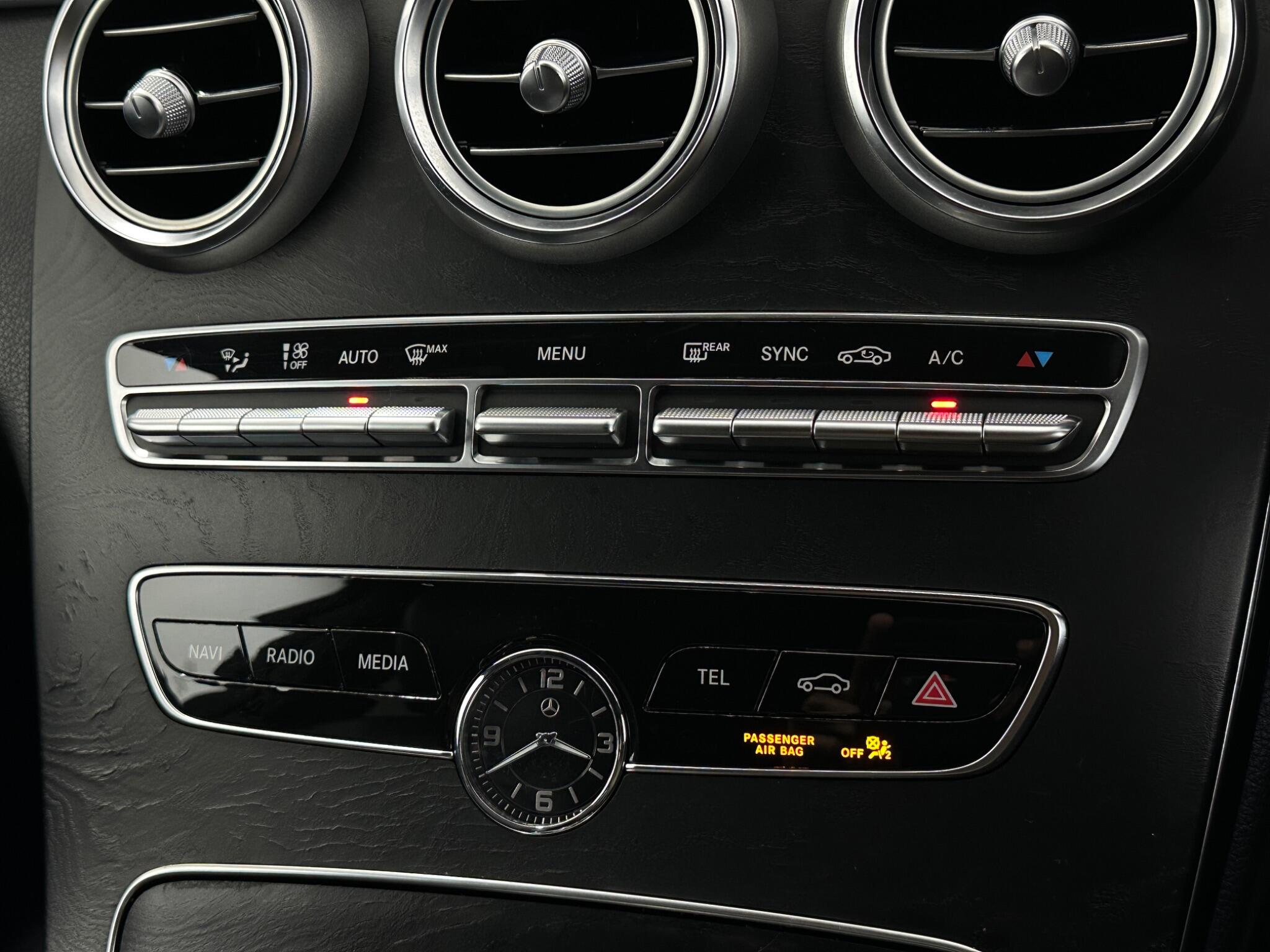 Mercedes-Benz C-Class view 23