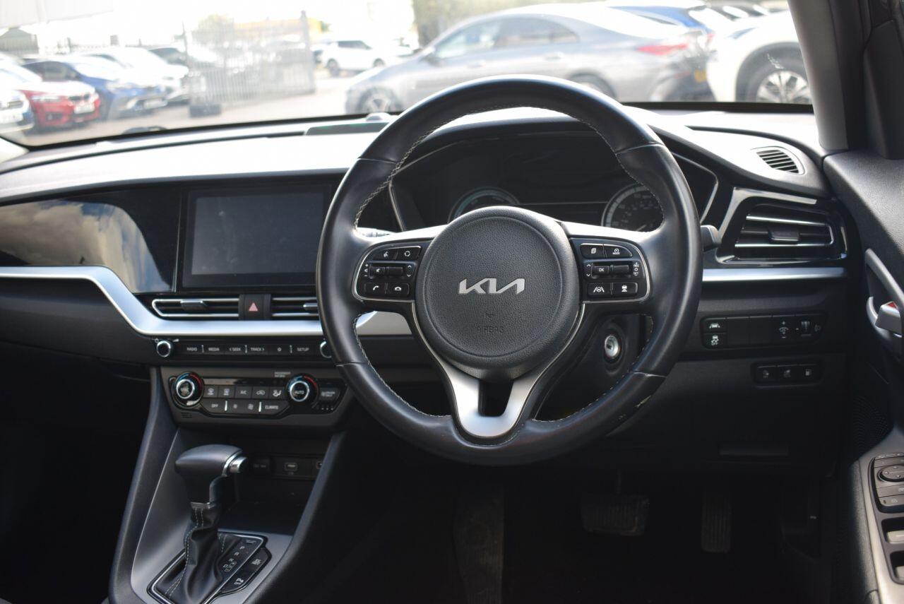 Kia Niro view 3