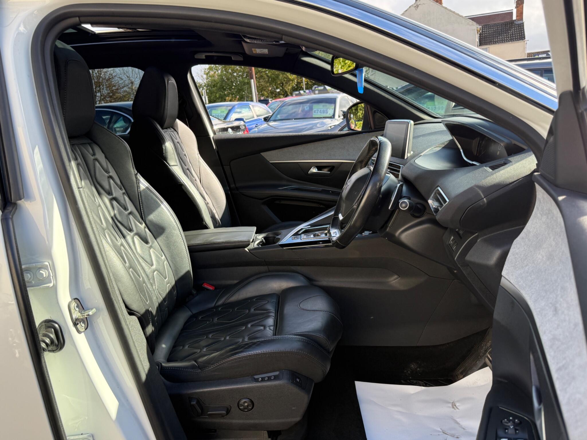 Peugeot 3008 - Image 31