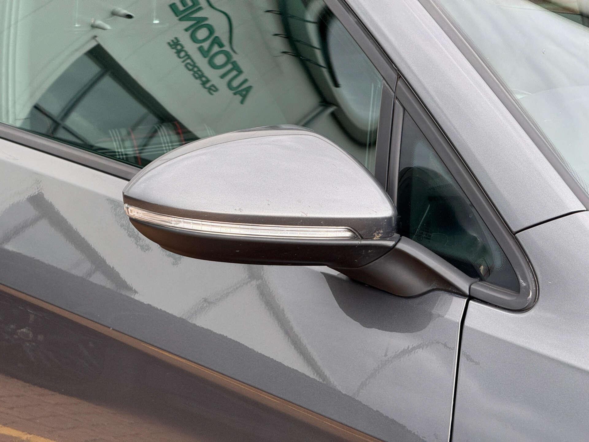 Volkswagen Golf view 19