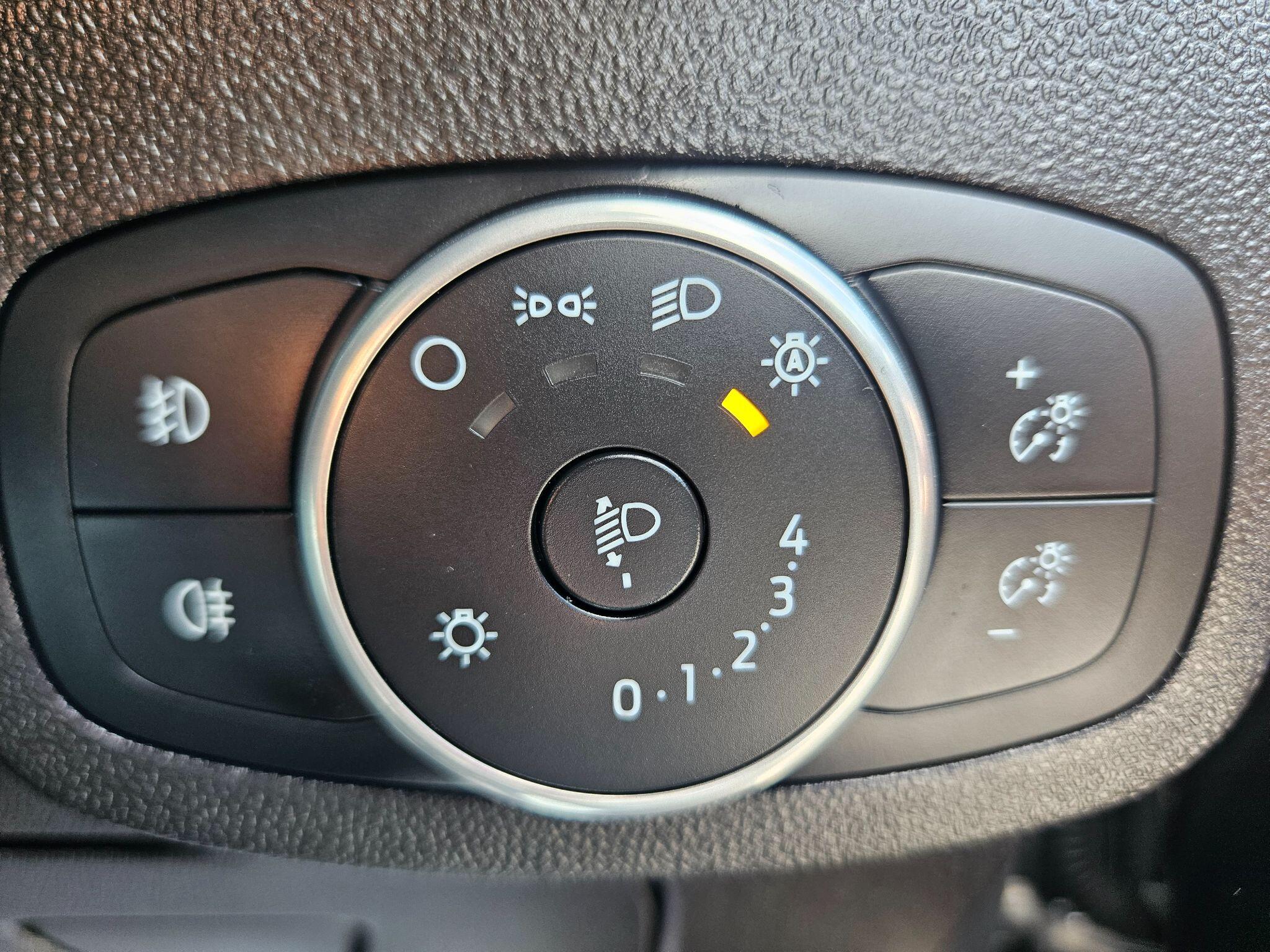 2019 Ford Fiesta image 32
