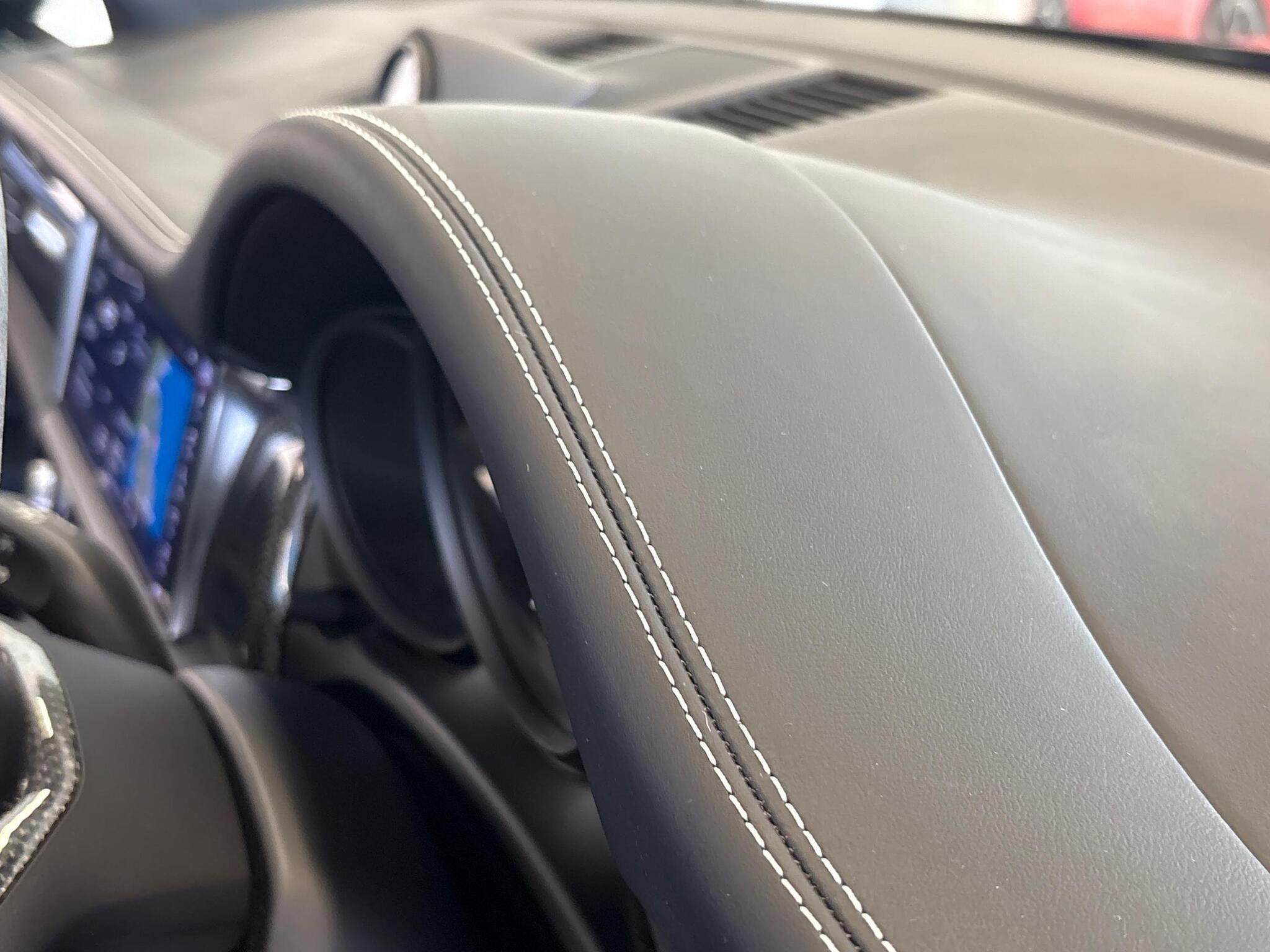 Porsche Macan view 38