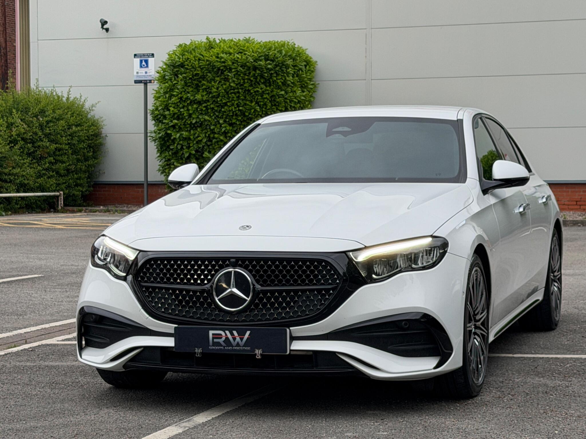 Mercedes-Benz E Class view 9