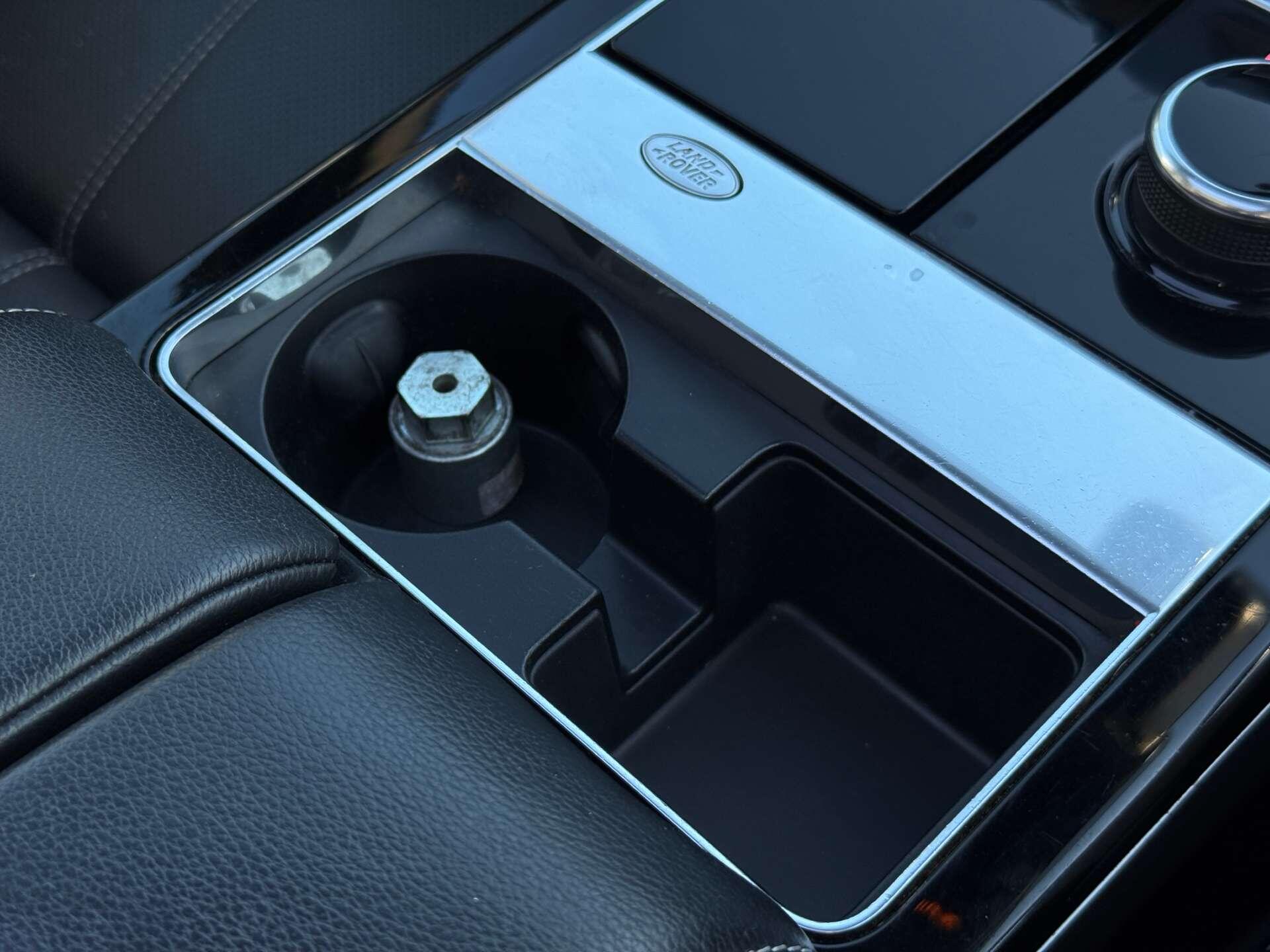 Land Rover Range Rover Velar view 53