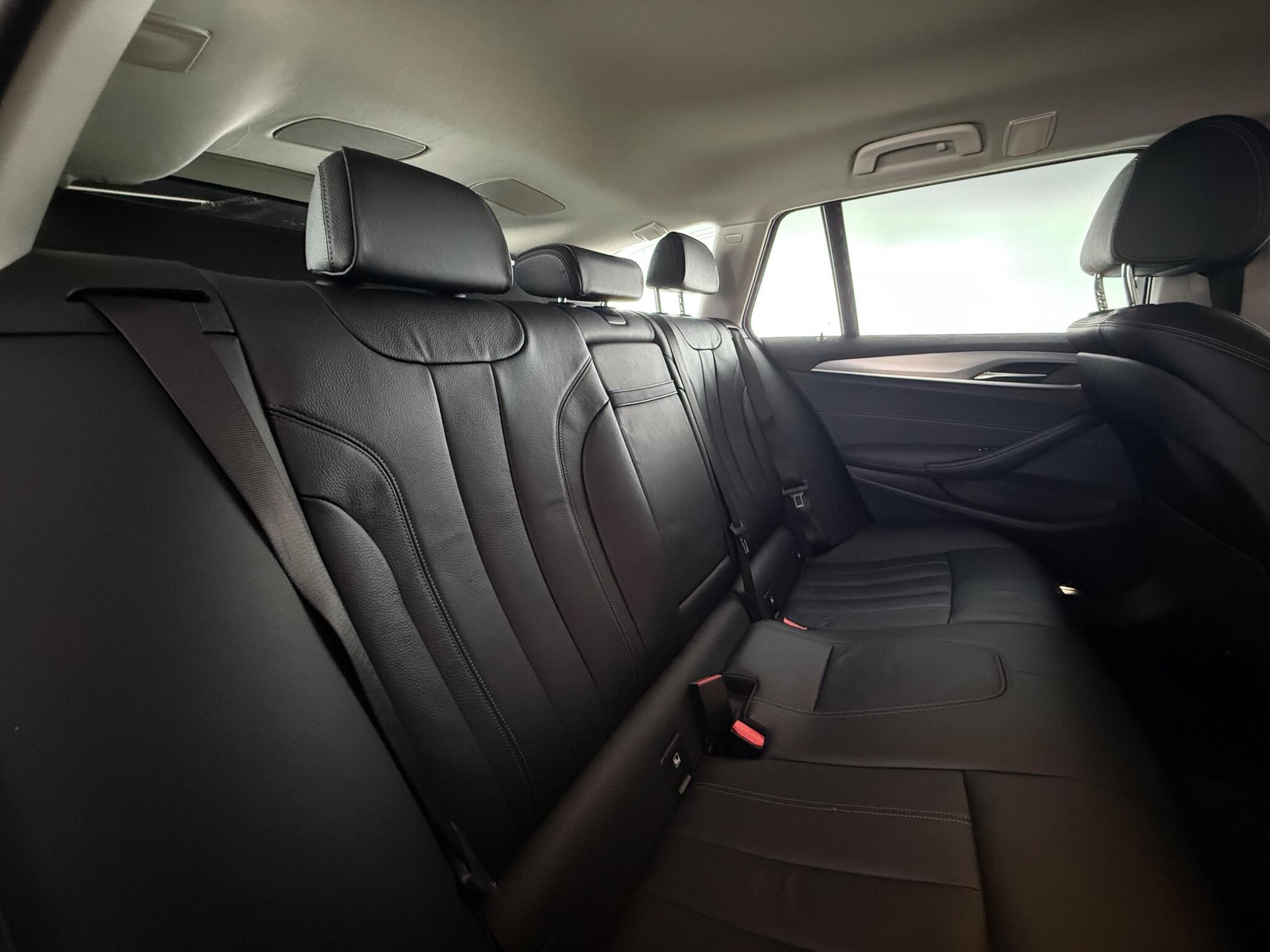 BMW 5 Series view 30