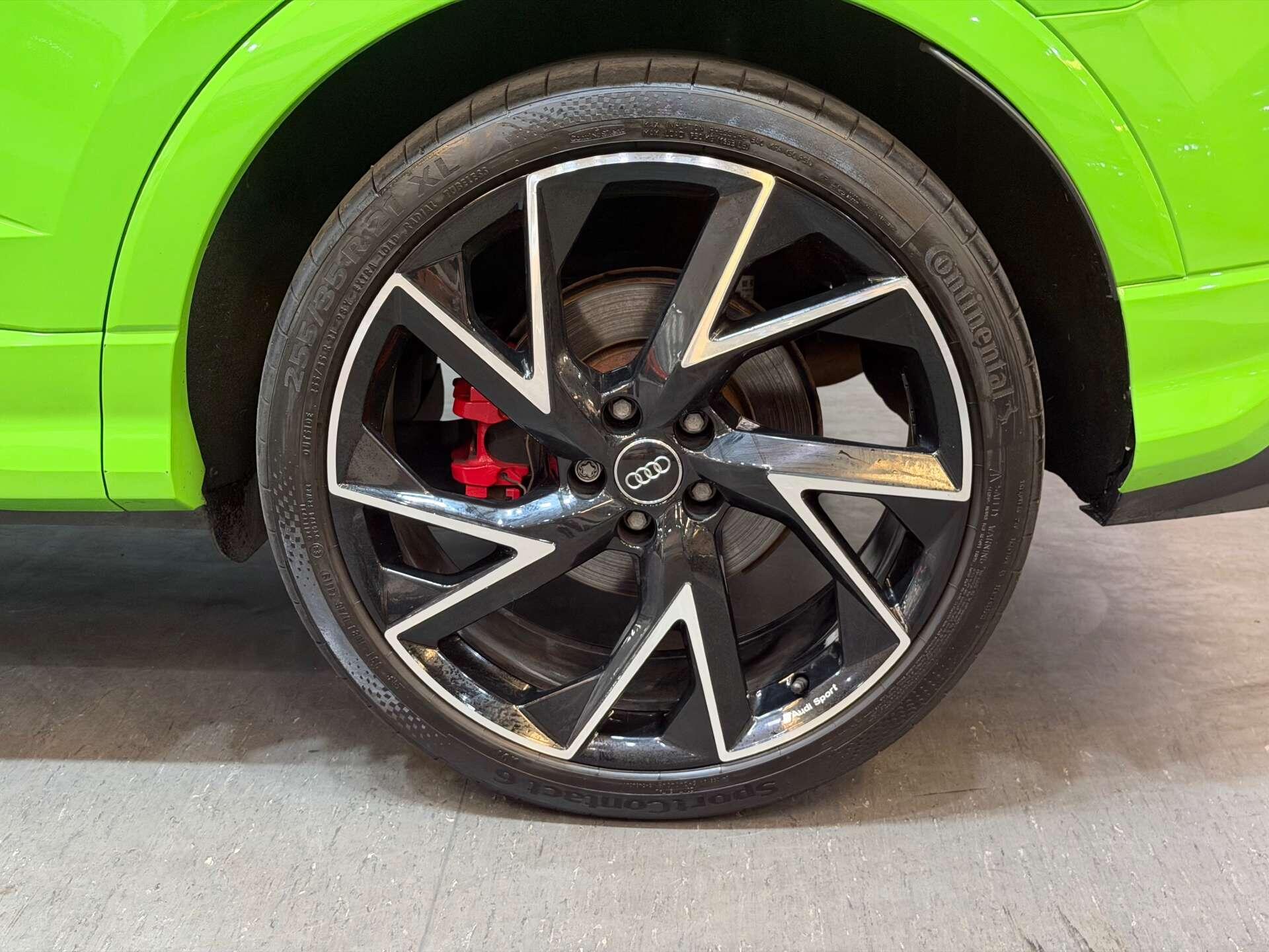 Audi RS Q3 view 43
