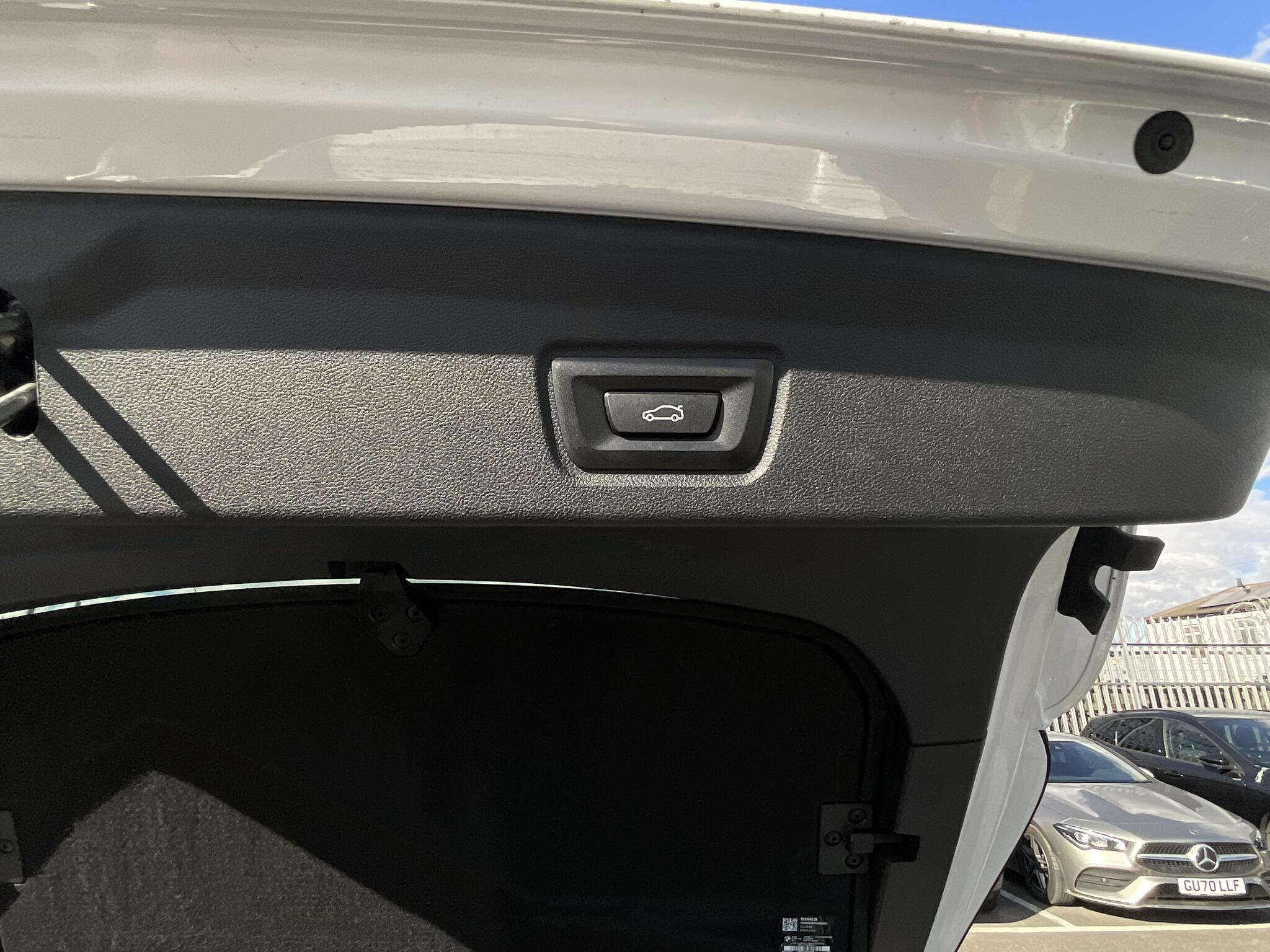 BMW I4 view 38