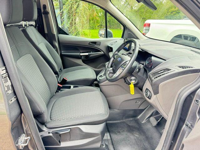 Ford Transit Connect view 4
