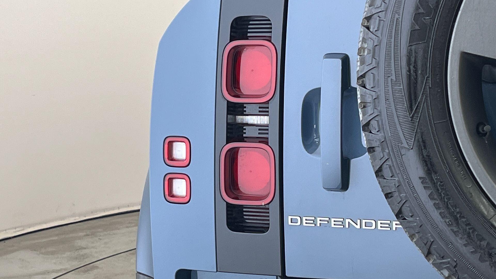 Land Rover Defender view 26