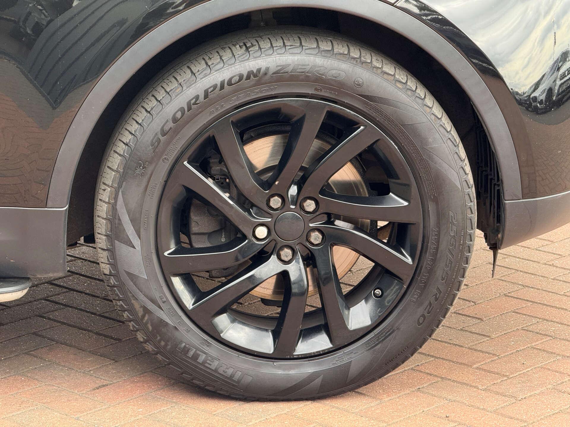 Land Rover Discovery view 20