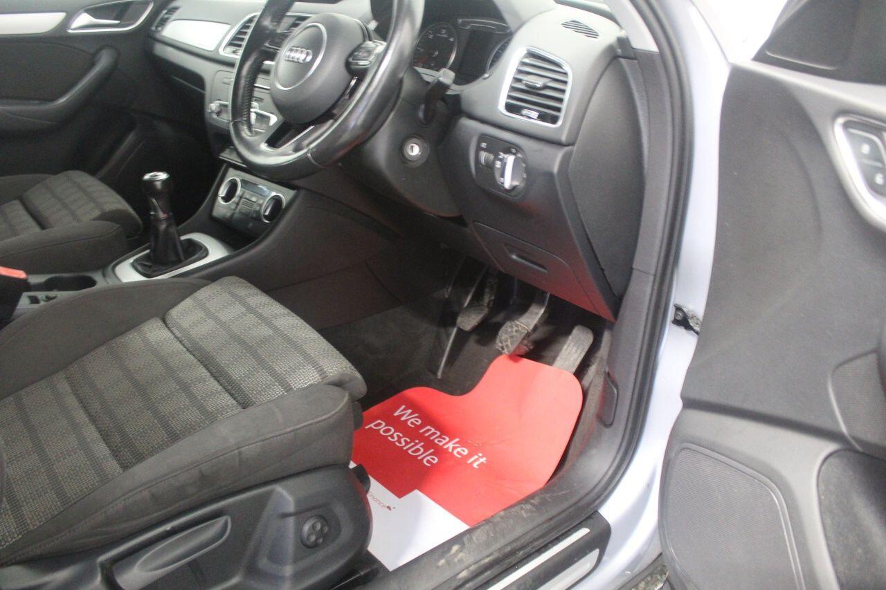 Audi Q3 view 51