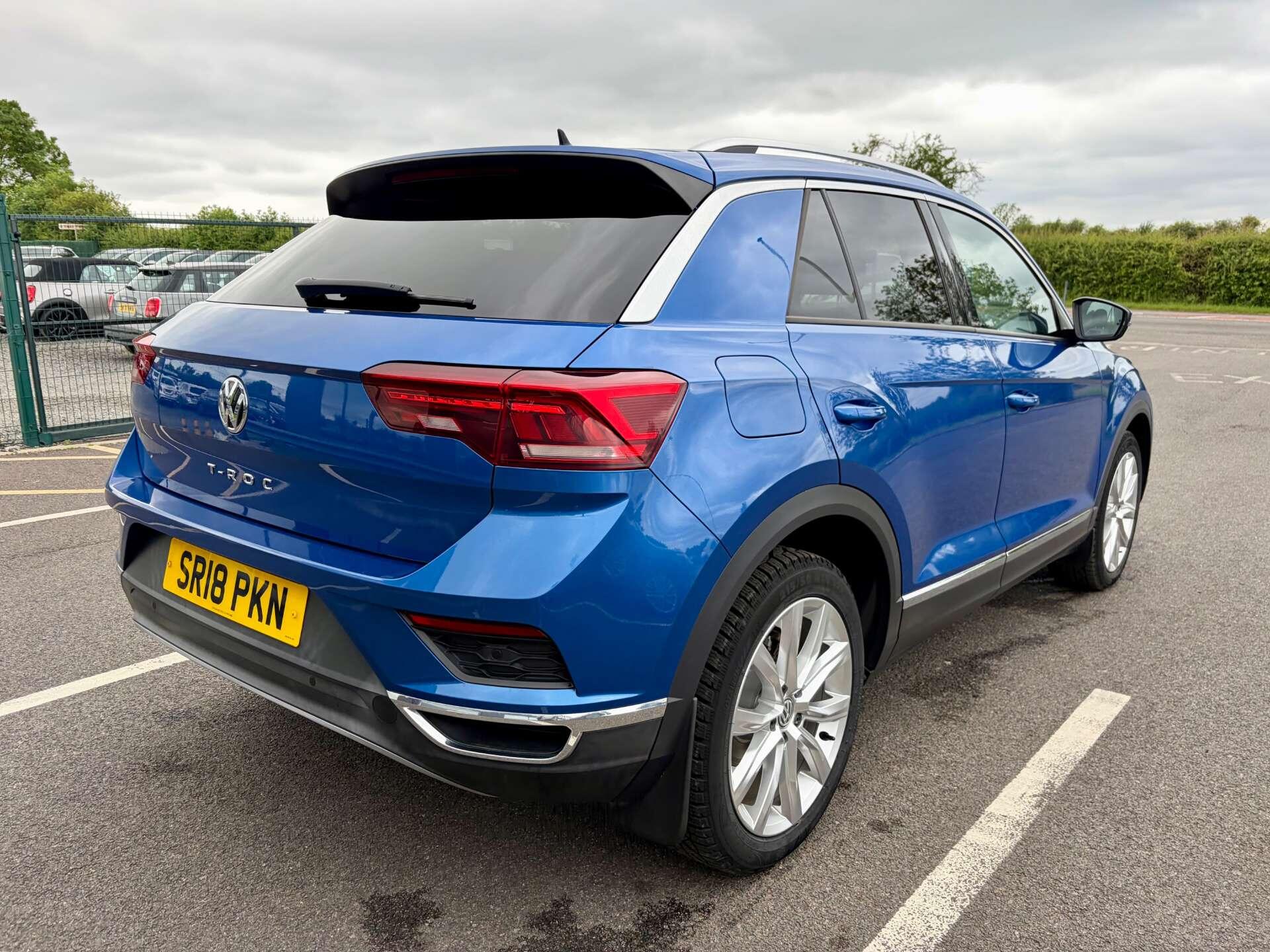 Volkswagen T-Roc view 8