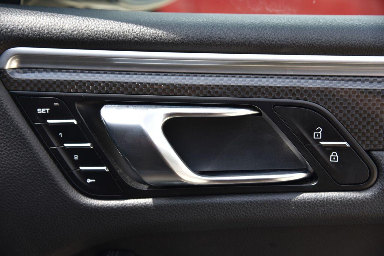 Porsche Macan view 48